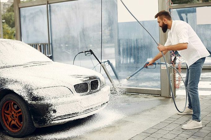 Ein Vollständiger Leitfaden Für Anfänger Zum Waschen Und Trocknen Ihres Autos